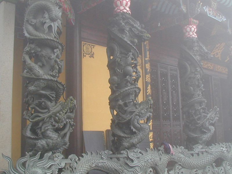 石雕龙柱雕刻