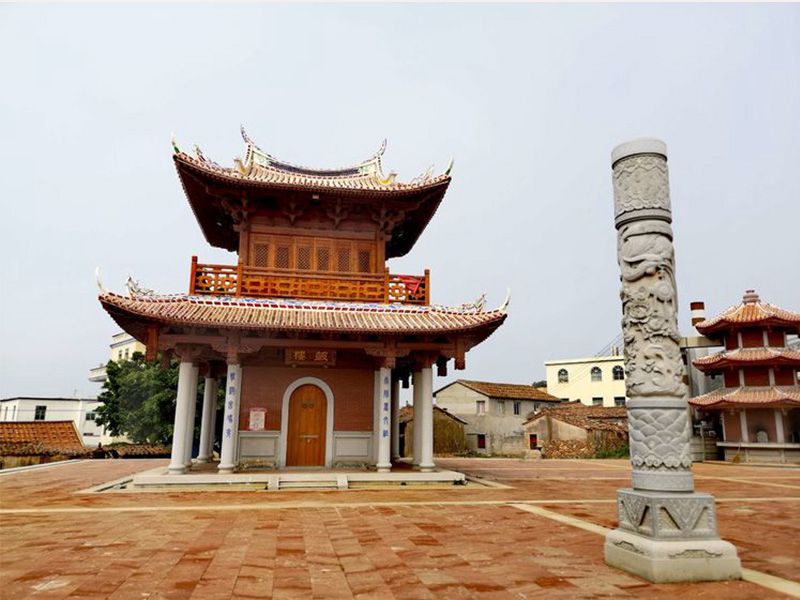 石雕龙柱